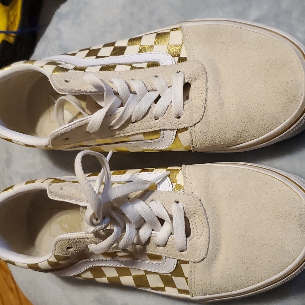 Low top vans